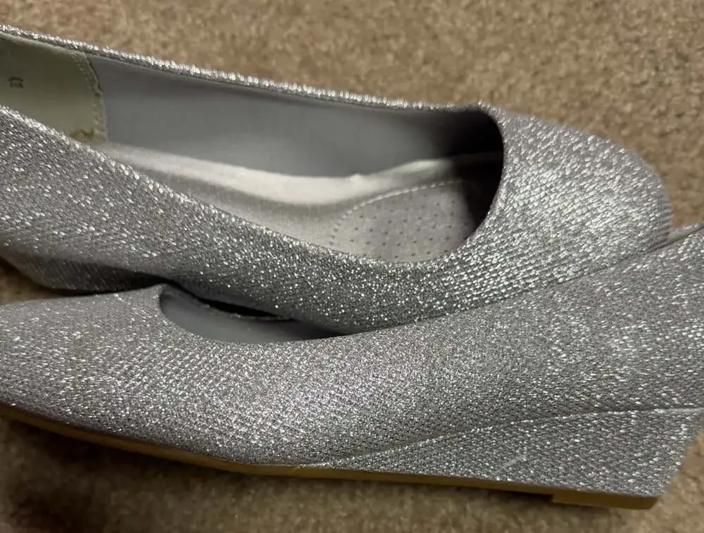 DREAM PAIRS Shoes US 8-1/2  8.5 Women's Silver Wedge Heel Round Toe Slip On Pump